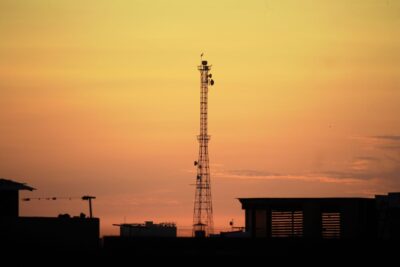Rachat de SFR : les négociations reprennent, le tribunal tranche le 26 octobre